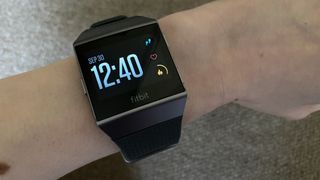 Fitbit Ionic review - screen display