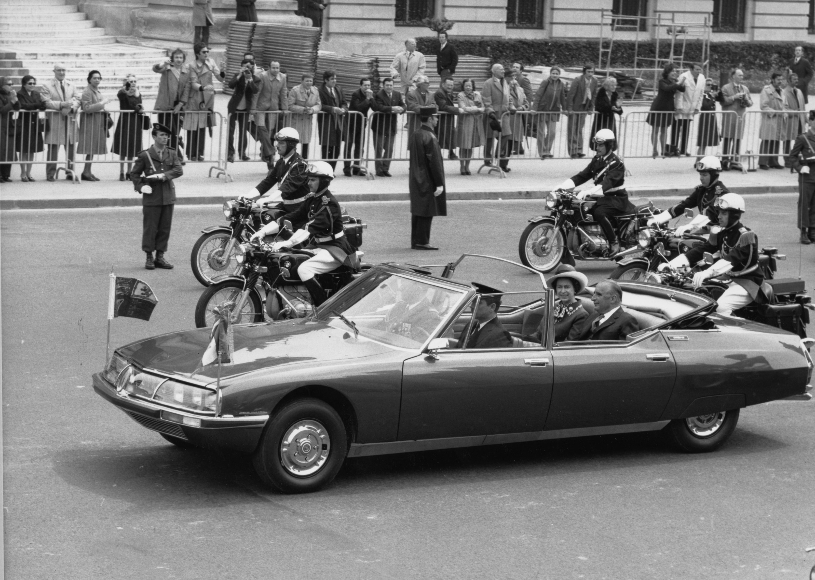 Georges Pompidou and Queen Elizabeth II in the Citroën SM Présidentielle in 1972