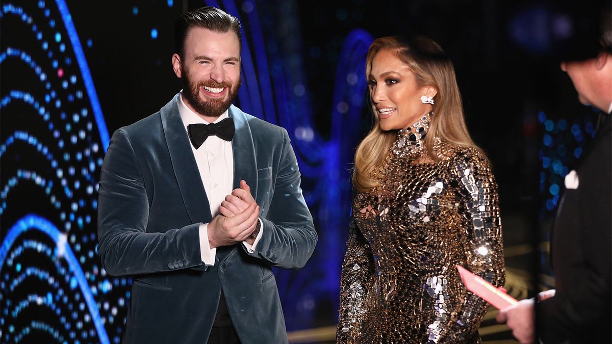 Chris Evans Helps Regina King to Oscars Stage and Twitter Is Loving It