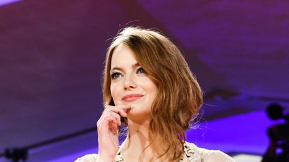 Actress Emma Stone arrives for the screening of the film "The Favourite" presented in competition on August 30, 2018 during the 75th Venice Film Festival at Venice Lido. (Photo by Filippo MONTEFORTE / AFP) (Photo credit should read FILIPPO MONTEFORTE/AFP via Getty Images)