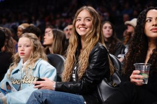 Sydney Sweeney attends a game between the New York Knicks and the Brooklyn Nets on January 21, 2025 at Barclays Center in Brooklyn, New York.