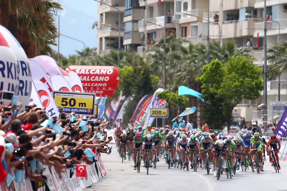 Mark Renshaw has done his job as Mark Cavendish takes up the sprint