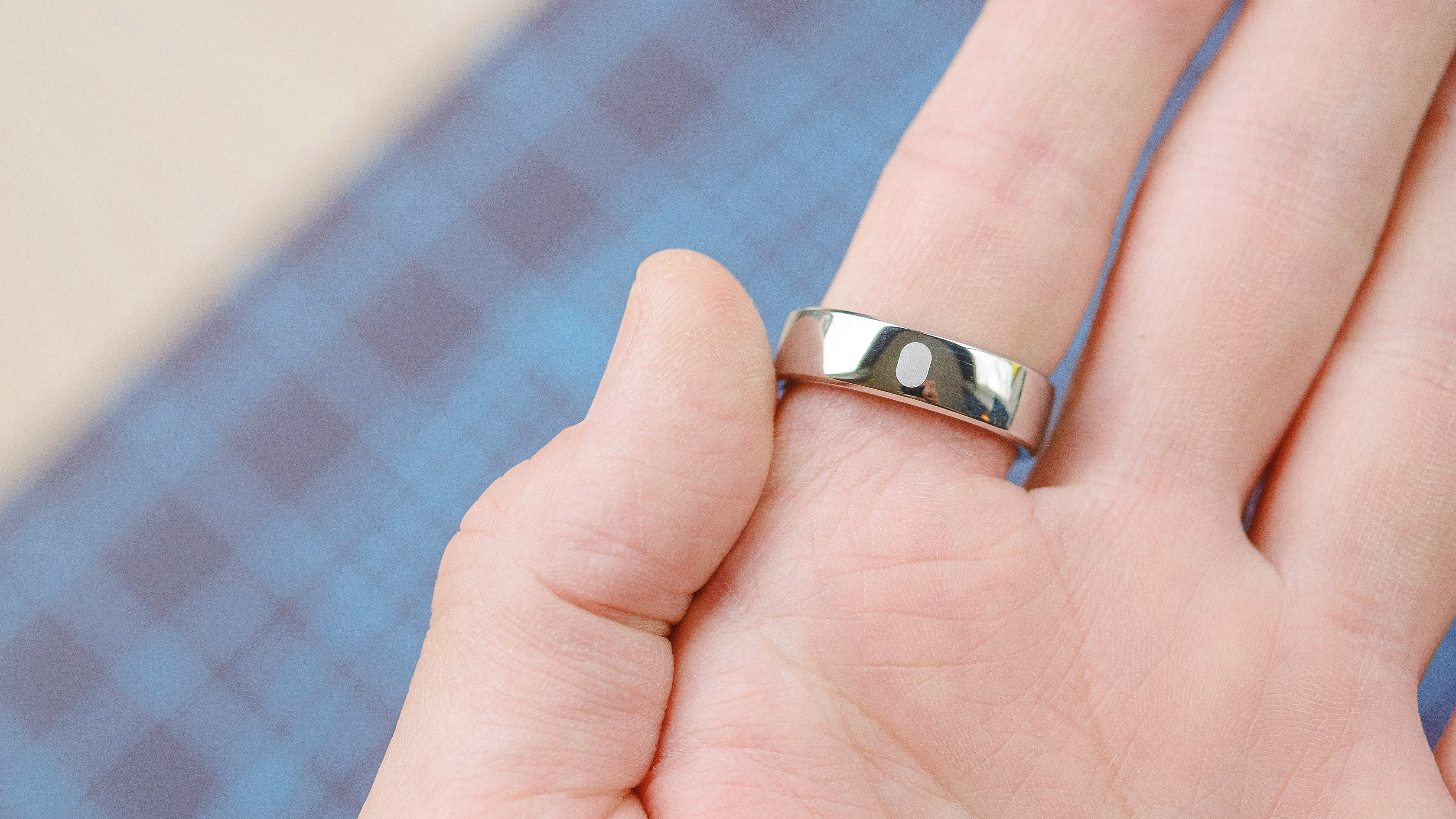 Close-up of the Ringconn Gen 2 Air smart ring