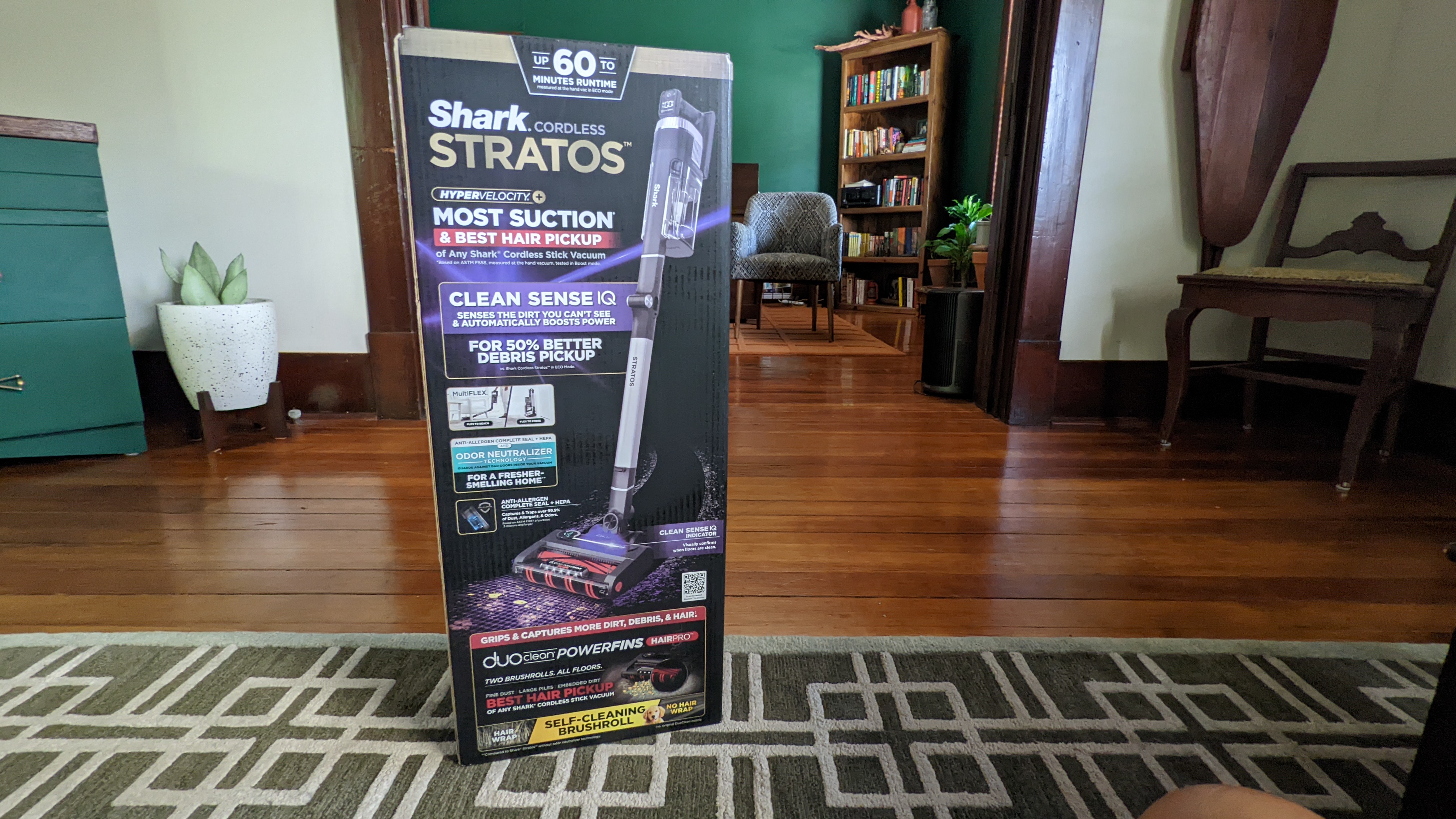Shark Stratos Cordless with Clean Sense IQ IZ862H in delivery box