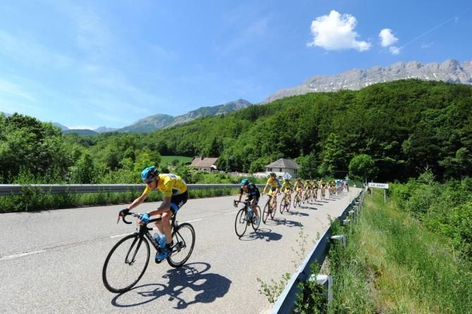 Chris Froome (Sky) leads the chase to bring back Alberto Contador