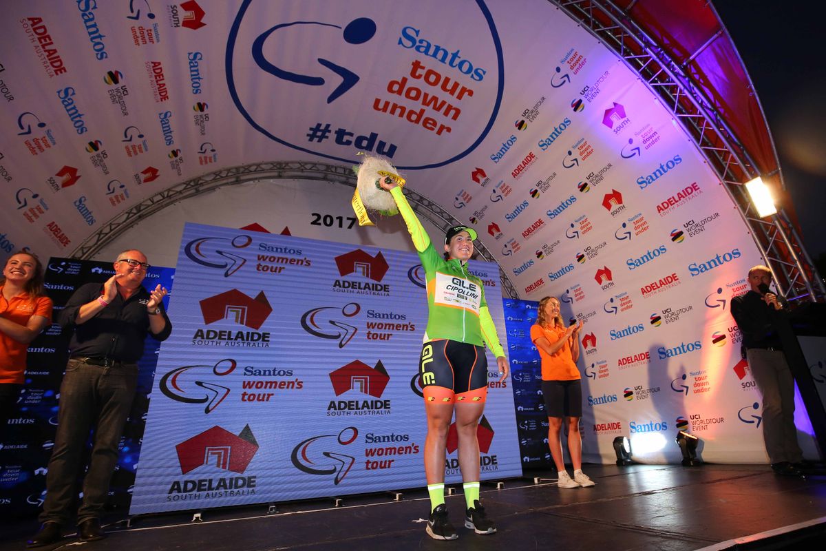 Chloe Hosking in the green points classification jersey