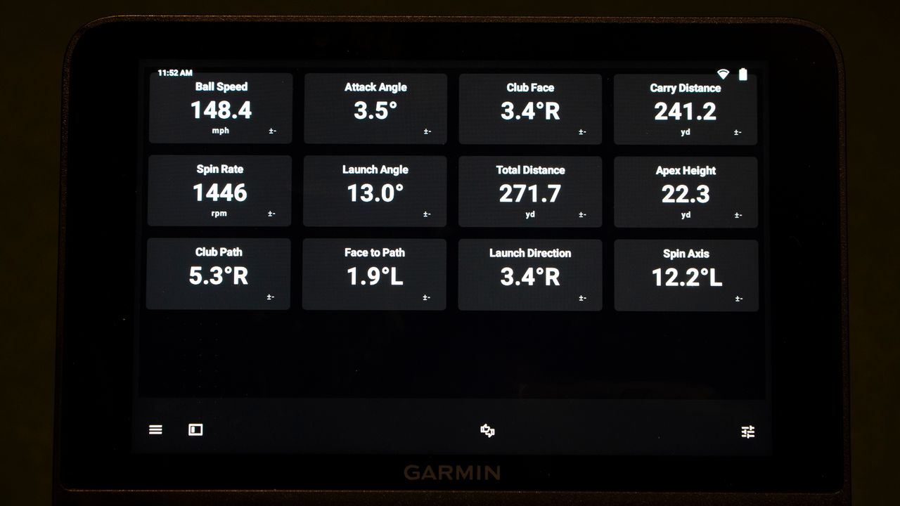 Garmin Approach R50 data screens