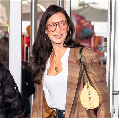 Bella Hadid shopping