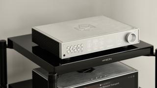 HiFi Rose RD160 DAC in silver on hi-fi rack