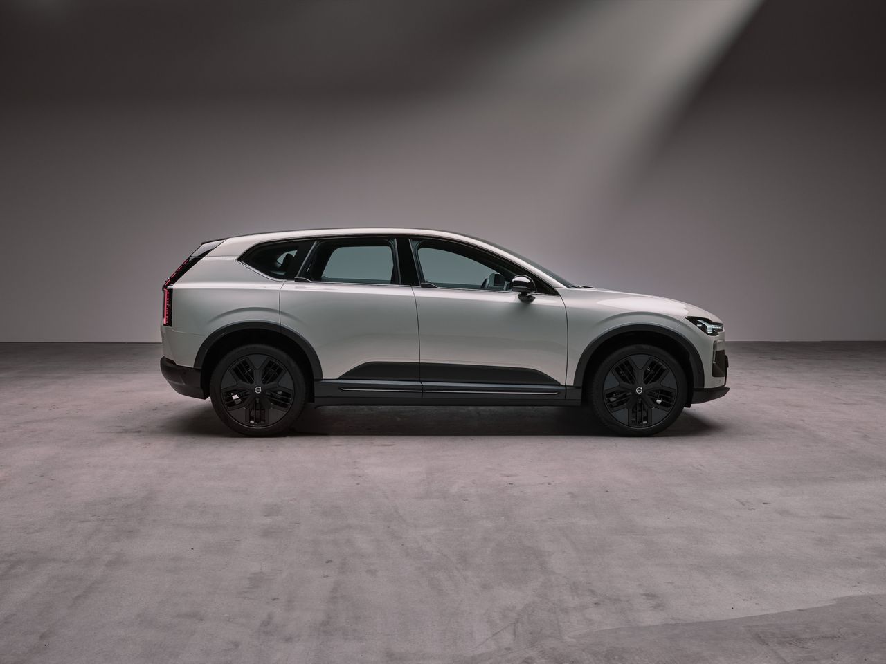 Volvo EX60 Cross Country