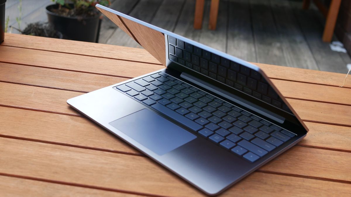 Microsoft Surface Laptop Go review | websplashers
