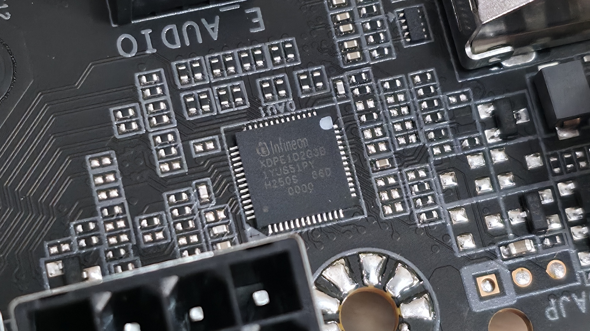 Gigabyte X870E Aorus Xtreme X3D AI Top - ICs