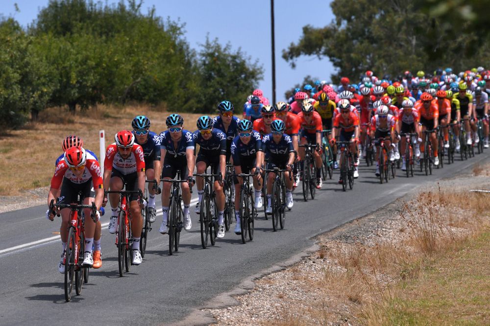 Lotto Soudal and Team Sky lead the peloton