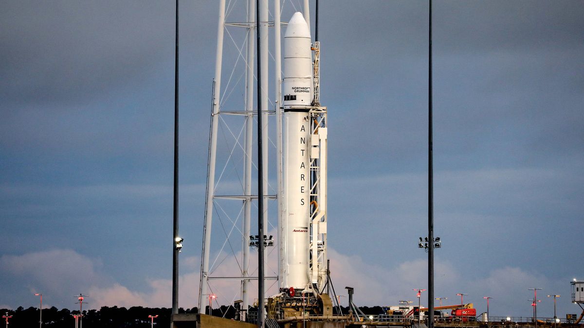 A Northrop Grumman Antares rocket carrying a Cygnus resupply spacecraft is seen at sunrise on Pad-0A at NASA&#039;s Wallops Flight Facility in Virginia, on Aug. 7, 2021.