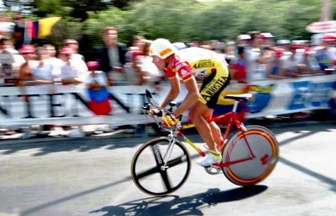 The wheels and body positions used in 1991 may have been fairly aerodynamic but the round-tubed Colnago used here by Rolf Sorensen was anything but.
