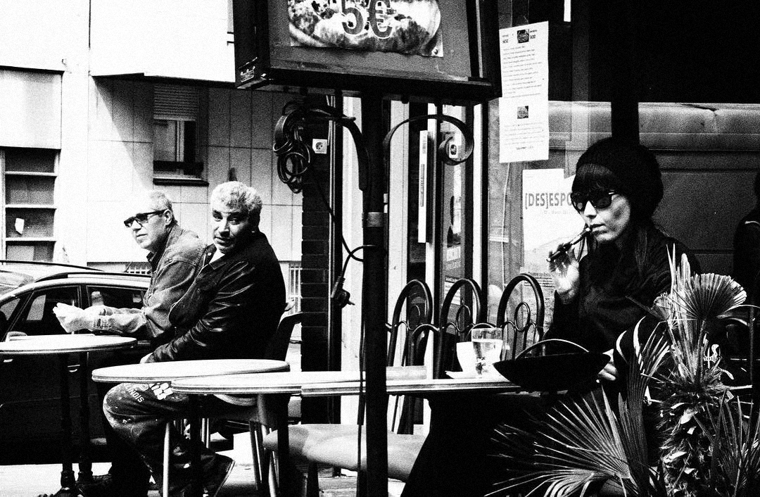 Black-and-white photography exhibiting a high degree of grain