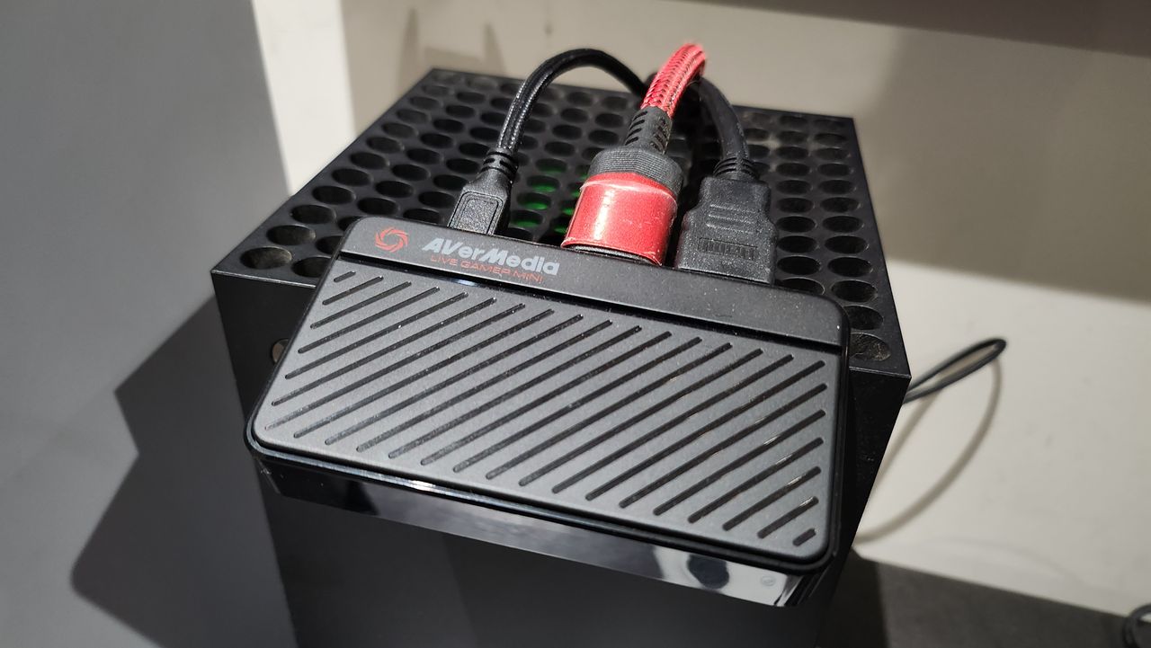 Avermedia Live Gamer Mini capture card in use.