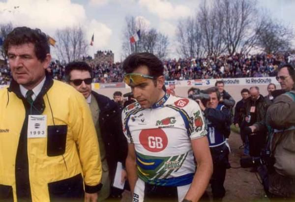 A dejected Franco Ballerini after learning that the judges had found in favour of Gilbert Duclos-Lassalle in the sprint in 1993.