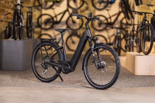 Cube Kathmandu Hybrid e-bike 2025