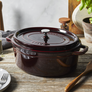 Staub Oval Cocotte in Grenadine