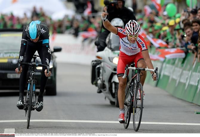 Simon &Scaron;pilak (Katusha) wins over Froome