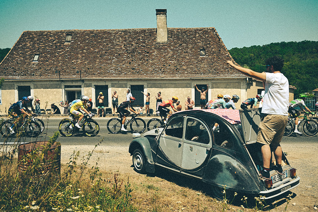 Tour de France stage 9 LIVE: The race heads into the Massif Central on a shortened day which suits the breakaway