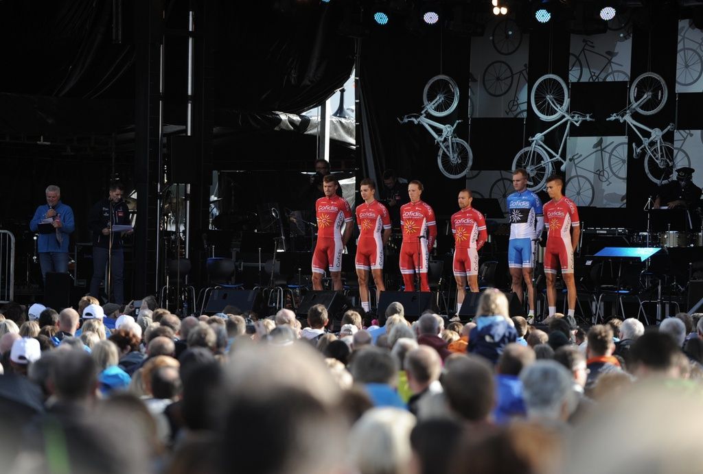 Team Cofidis on stage