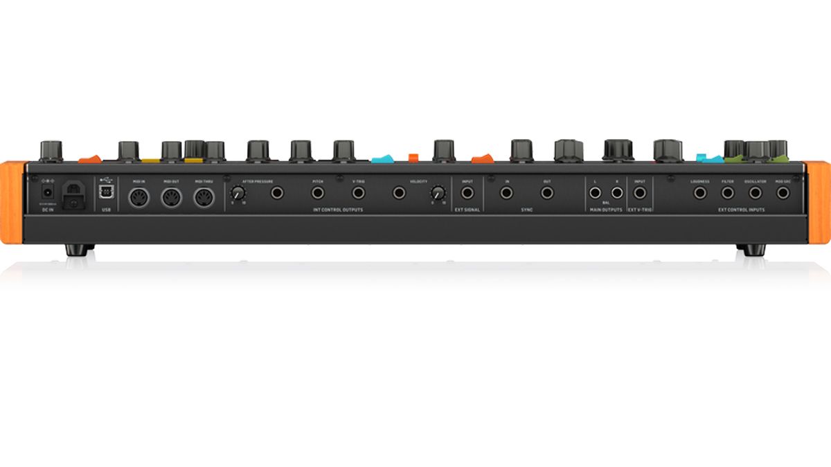 Behringer Poly D