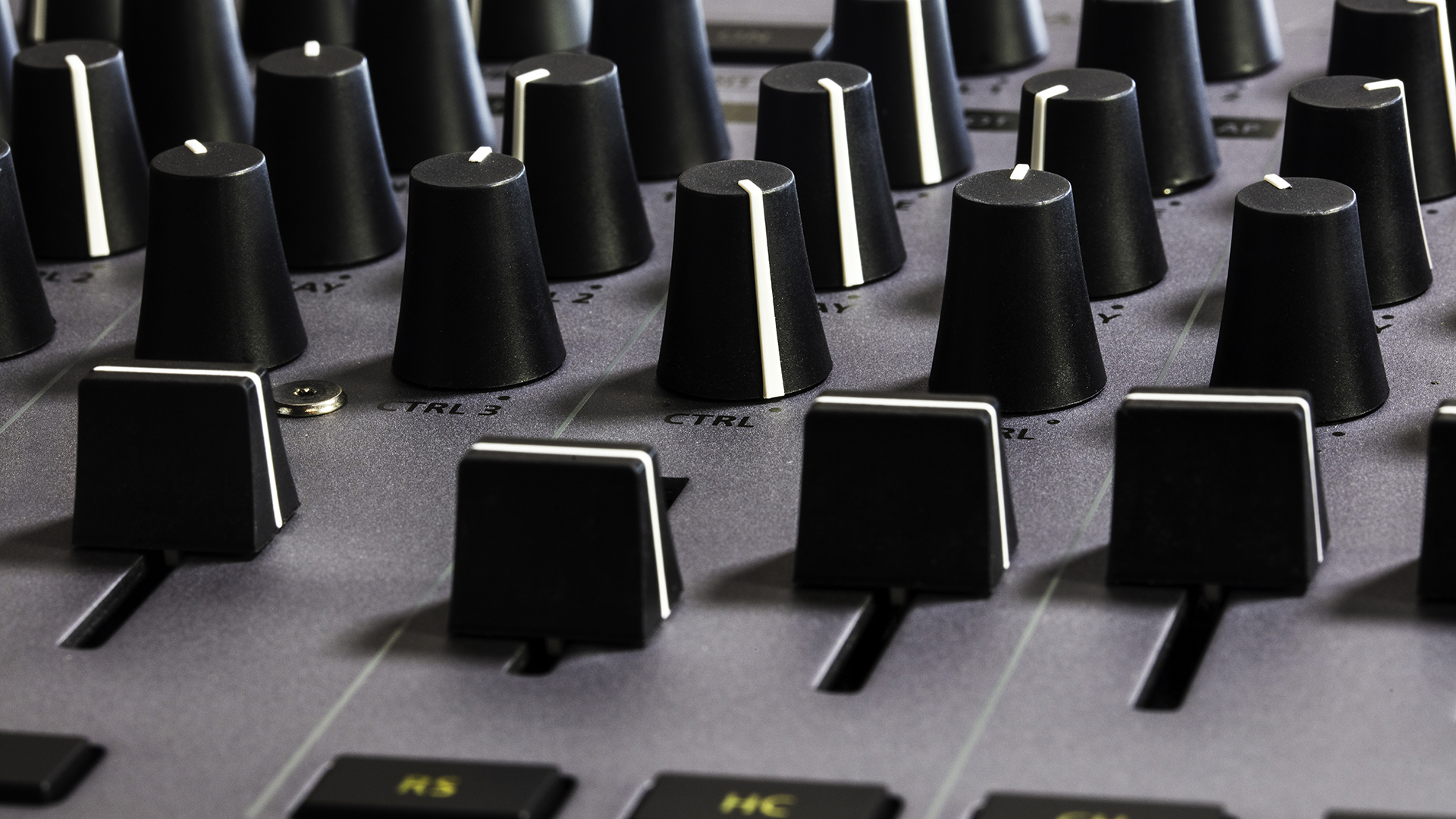 Roland TR-1000