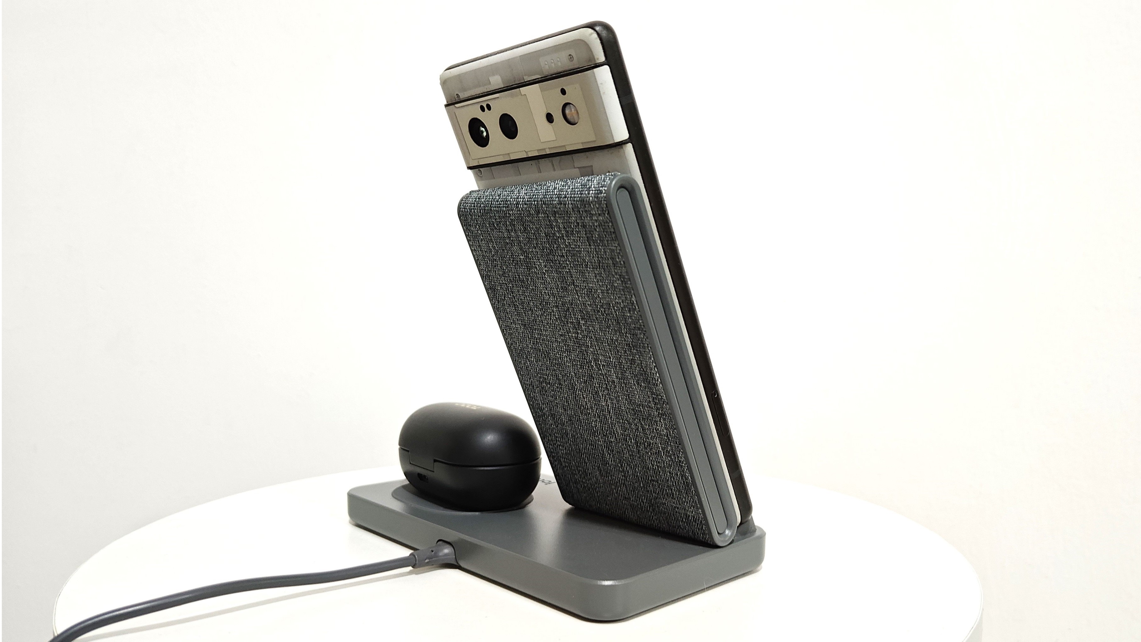 iOttie iON Wireless Duo charger stand review: The best Made for Google  charging accessory