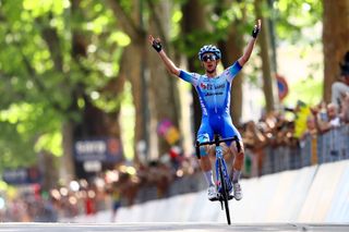 TURIN ITALY MAY 21 Simon Yates of United Kingdom and Team BikeExchange Jayco celebrates at finish line as stage winner during the 105th Giro dItalia 2022 Stage 14 a 147km stage from Santena to Torino Giro WorldTour on May 21 2022 in Turin Italy Photo by Michael SteeleGetty Images