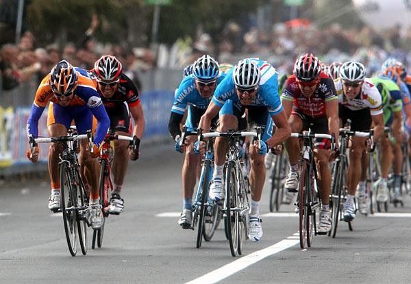 The sprint in full swing.