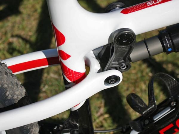 Gary Fisher molds the seat stay assembly as a single yoke for increased stiffness.