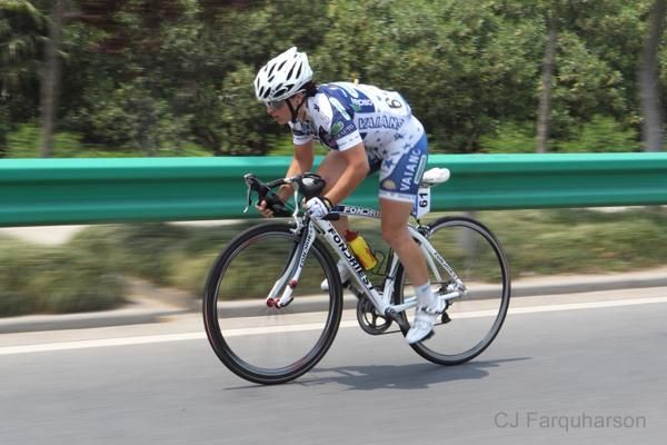 Valentina Bastianelli (Vaiano-Solaritech) on the highway to the bridge