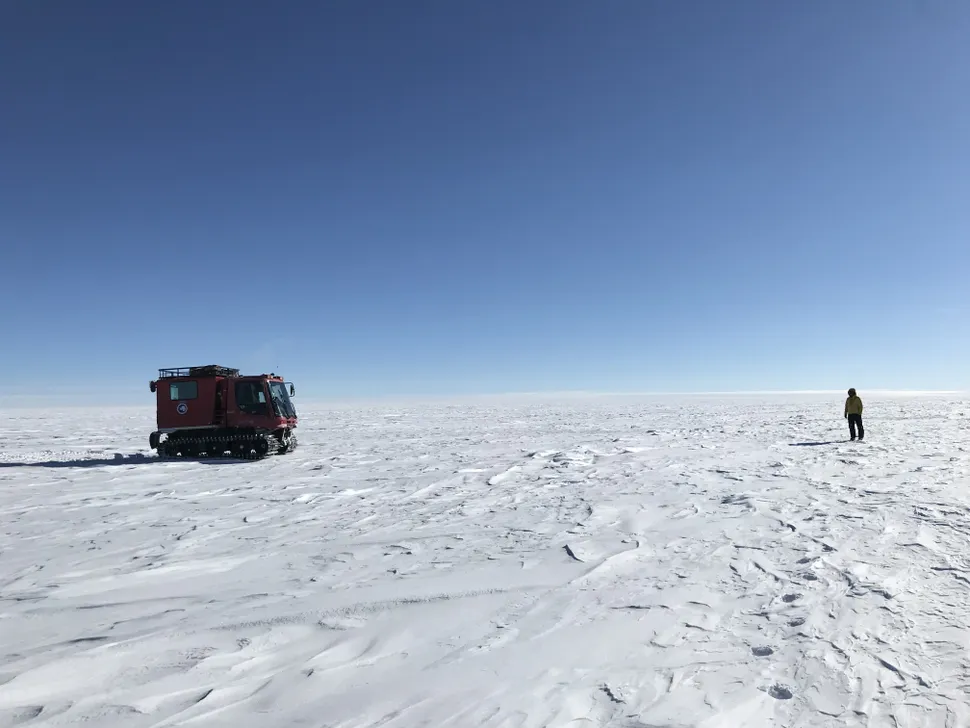 Космічний лазер відстежує підльодовикового озера, приховані в Антарктиді