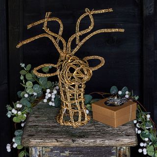 Outdoor Christmas lighting ideas with light up stag head