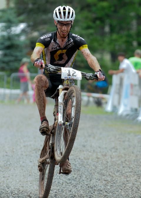 Derek Zandstra (Scott 3Rox Racing) popping a wheelie to celebrate his second place finish