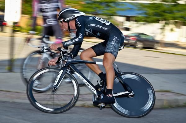 Bernard Van Uden (Pure Black) negotiates one of the technical corners before winning the TT.