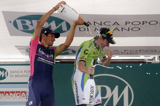 Filippo Pozzato congratulates Elia Viviani on his Coppa Bernocchi victory.