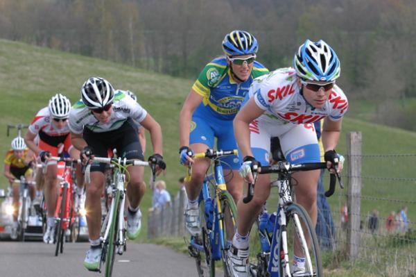 Suzanne De Goede (Skil-Koga) leads up the VAMberg