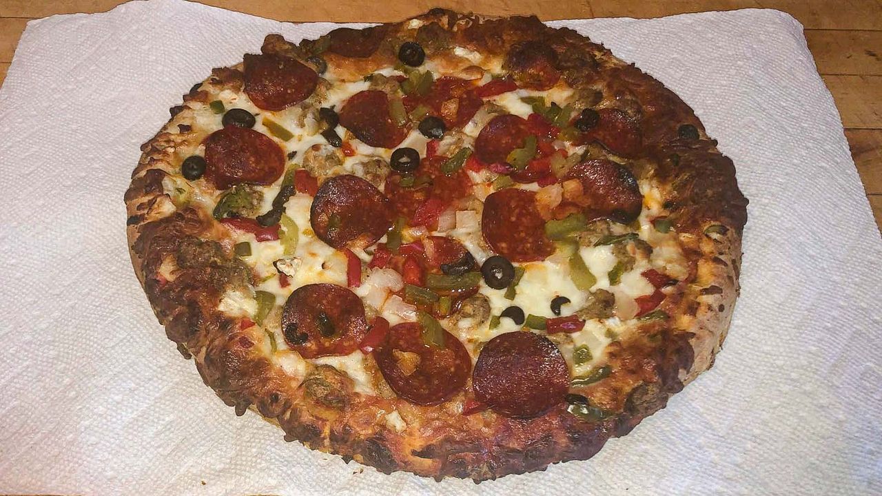 Ninja Foodi 10-in-1 XL Pro Air Fry Oven bakes pizza