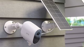 Arlo Essential with solar panel