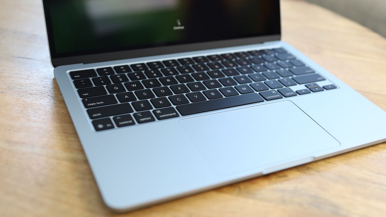 Apple MacBook Air 13-inch (M4) REVIEW
