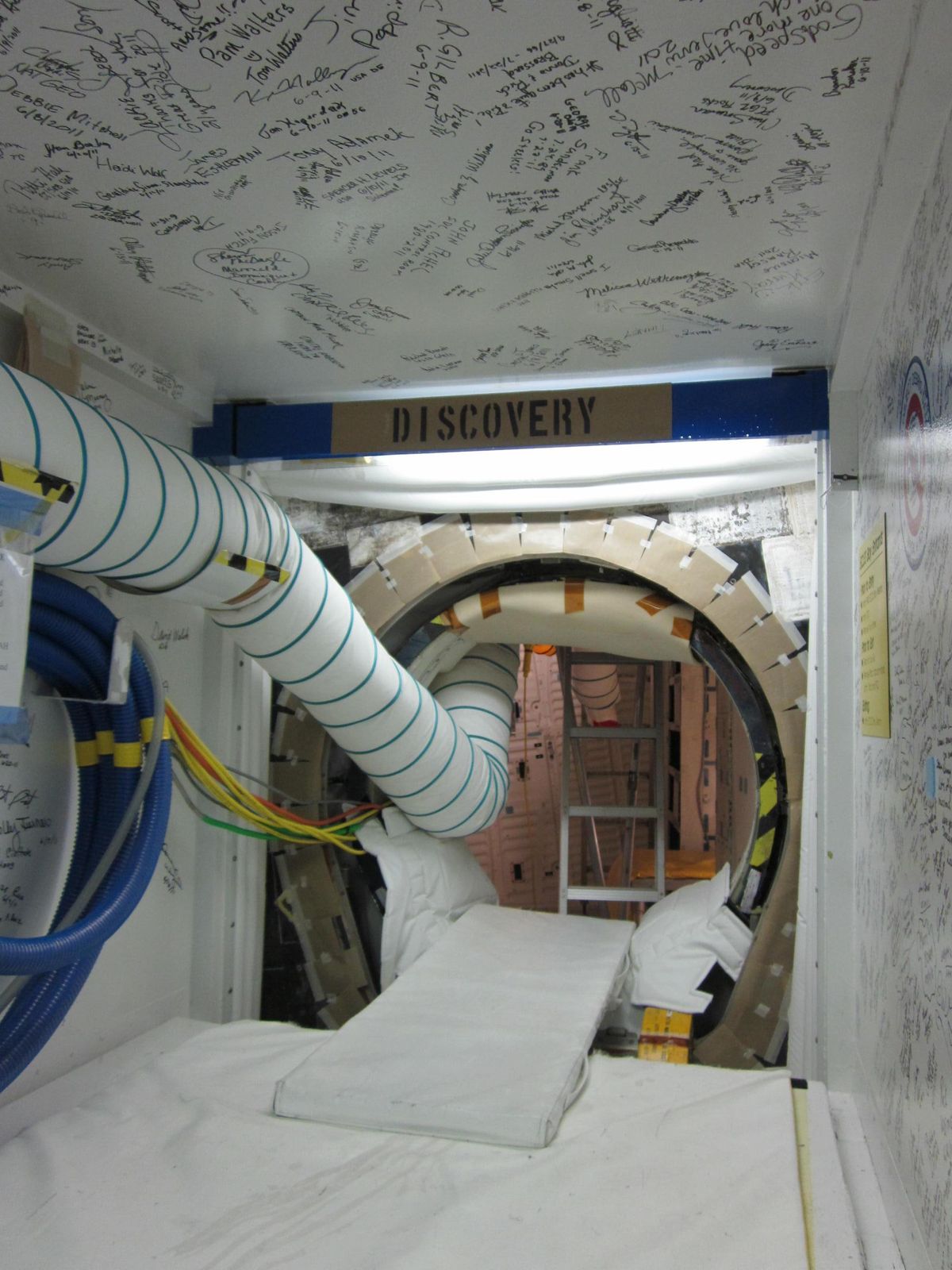 Gallery: Inside Shuttle Discovery | Space