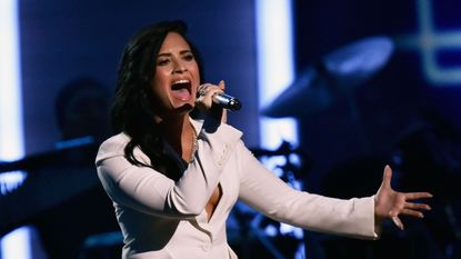 Demi Lovato 2016 Grammys Lionel Richie tribute