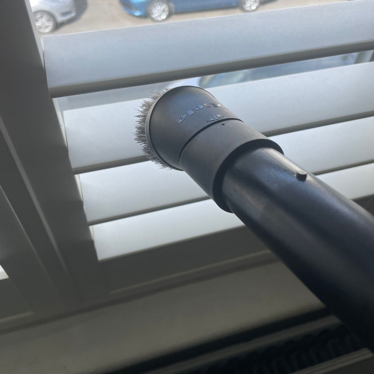 Using the Miele Guard M1 Cat &amp; Dog brush to clean plantation blinds