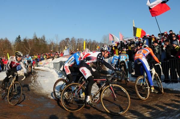 Jonathan Page (USA) and others rounding a corner near the bottom of the climb