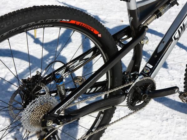 The aluminum rear triangle is heavier than the carbon one used on higher-end Epic frames but some riders may actually prefer the additional impact toughness.