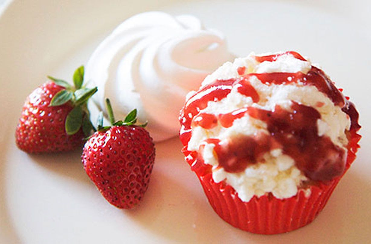 Eton mess cupcakes