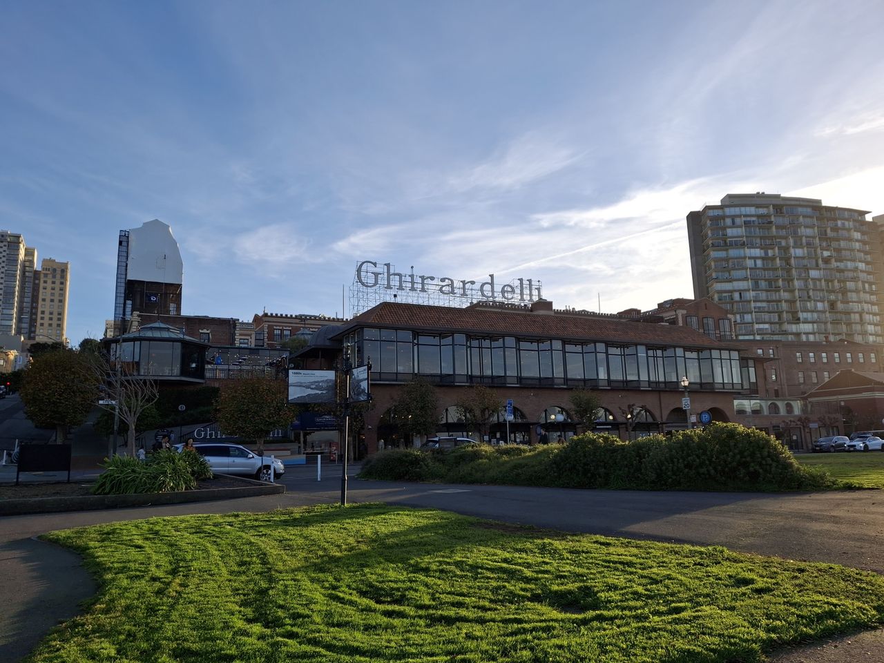 Ghiradelli Square photographed by the Galaxy A35